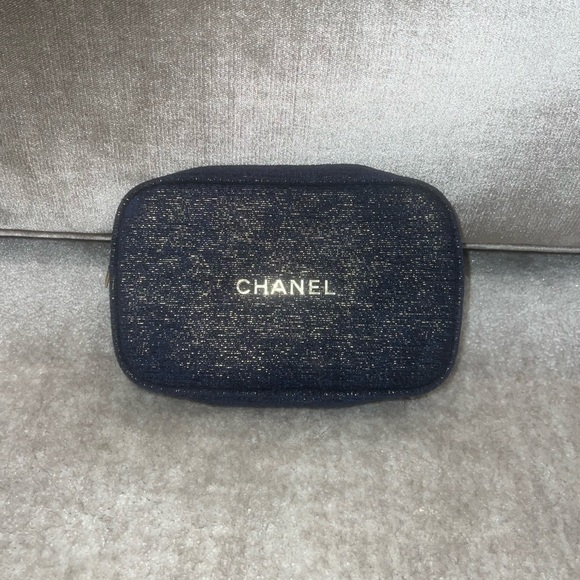 Chanel holiday pouch (have 2 available) - Picture 1 of 7